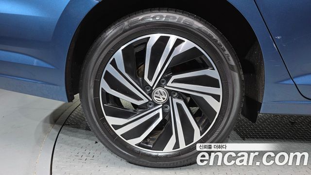 Volkswagen Jetta 2021 — photo 5