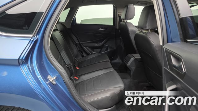 Volkswagen Jetta 2021 — photo 12