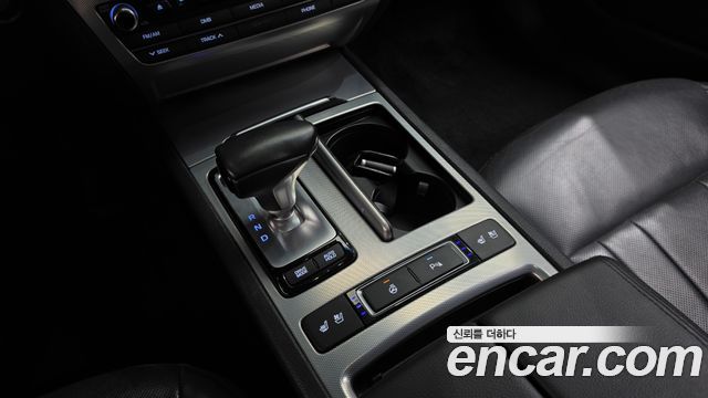 Genesis G80 2017 — photo 9