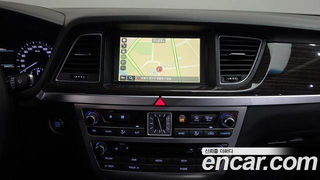 Genesis G80 2017 — photo 14