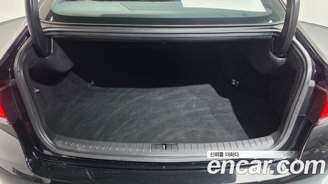Genesis G80 2017 — photo 18