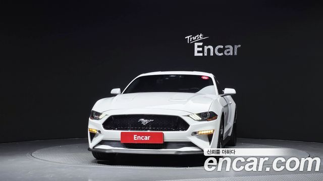 Ford Mustang 2022 — photo 3