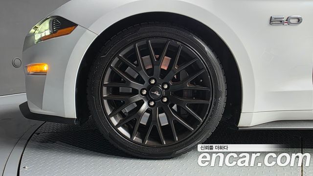Ford Mustang 2022 — photo 5