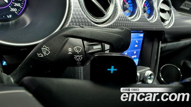 Ford Mustang 2022 — photo 19