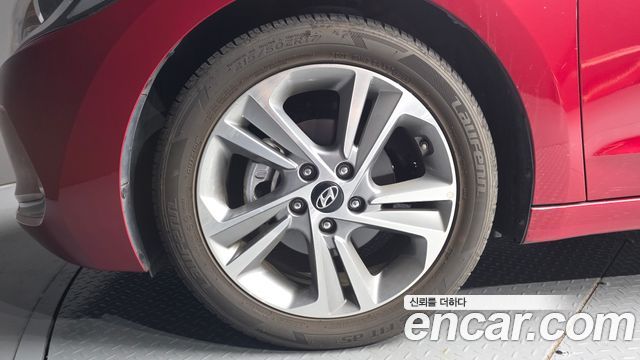 Hyundai AVANTE 2017 — photo 5