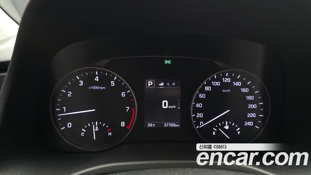 Hyundai AVANTE 2017 — photo 8