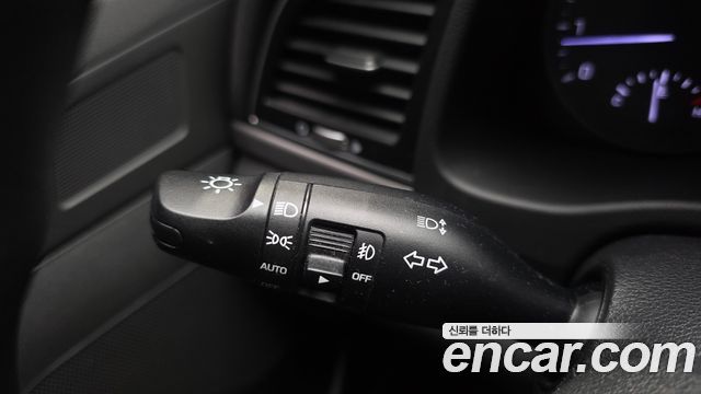 Hyundai AVANTE 2017 — photo 16
