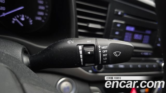 Hyundai AVANTE 2017 — photo 17