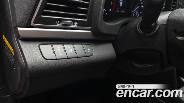 Hyundai AVANTE 2017 — photo 18
