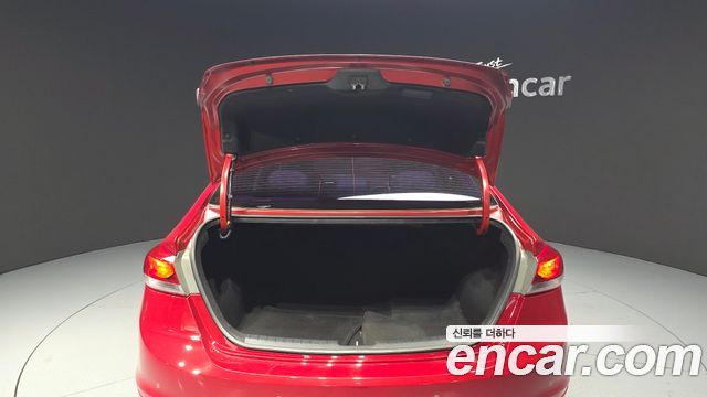 Hyundai AVANTE 2017 — photo 20