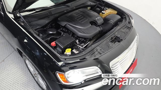 Chrysler 300C 2013 — photo 6