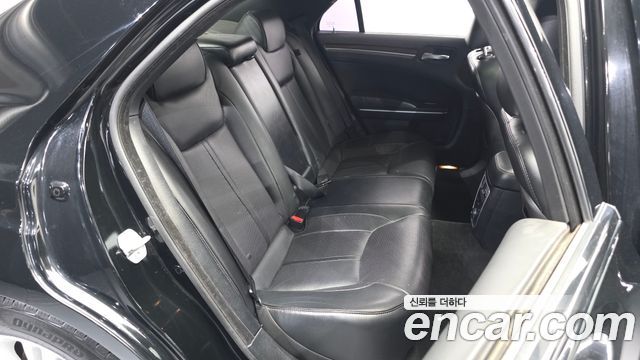 Chrysler 300C 2013 — photo 12