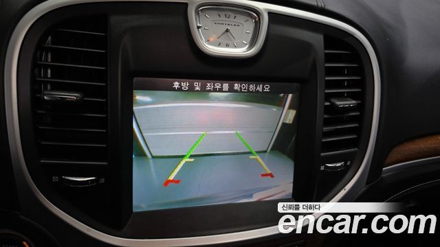 Chrysler 300C 2013 — photo 15