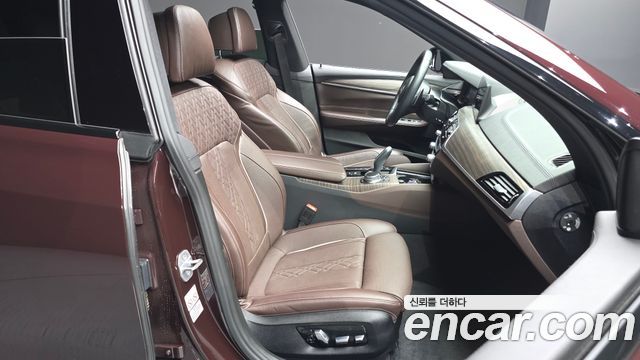 BMW Gran Turismo 2020 — photo 11