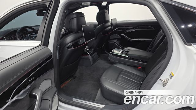 Audi A8 2020 — photo 19