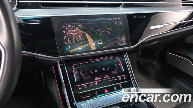 Audi A8 2020 — photo 20