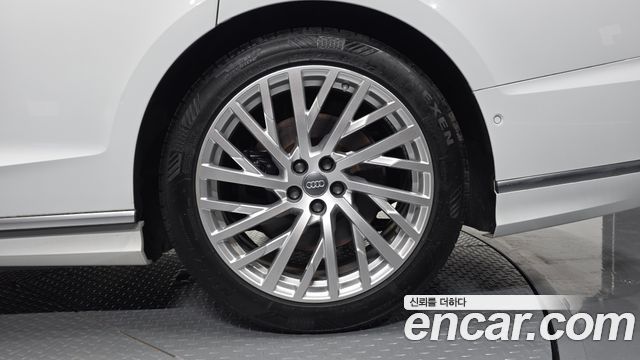 Audi A8 2020 — photo 7