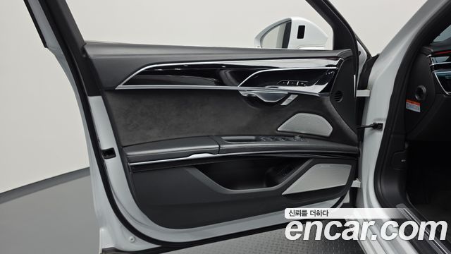 Audi A8 2020 — photo 14