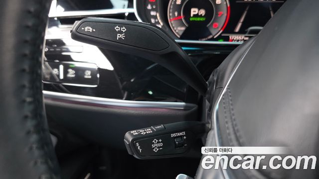 Audi A8 2020 — photo 30