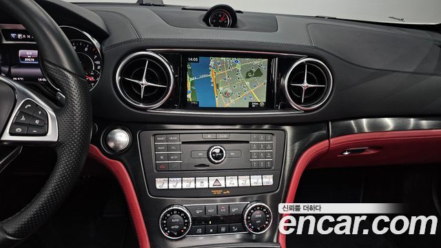 Mercedes-Benz SL-Class 2019 — photo 18