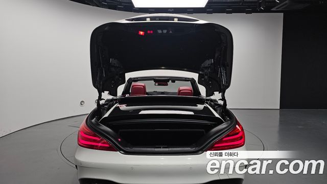 Mercedes-Benz SL-Class 2019 — photo 26