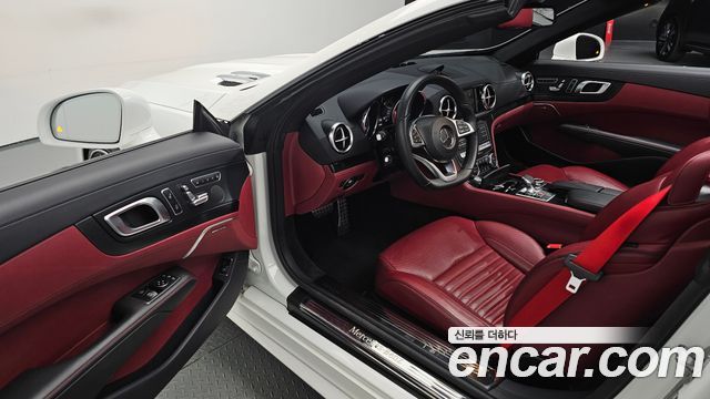 Mercedes-Benz SL-Class 2019 — photo 16