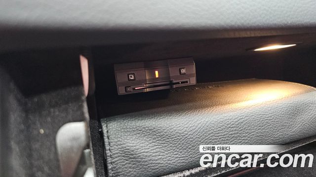 Mercedes-Benz SL-Class 2019 — photo 32