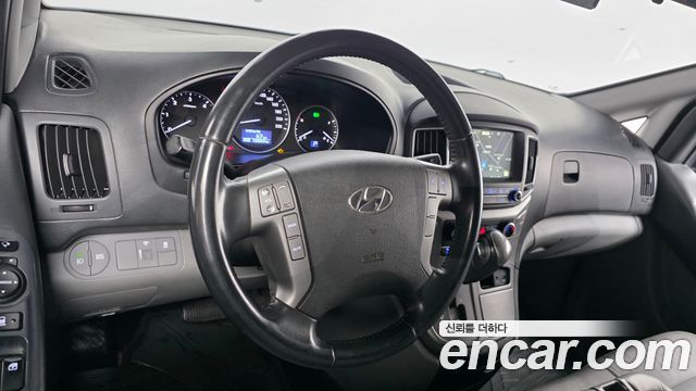 Hyundai Starex 2019 — photo 13