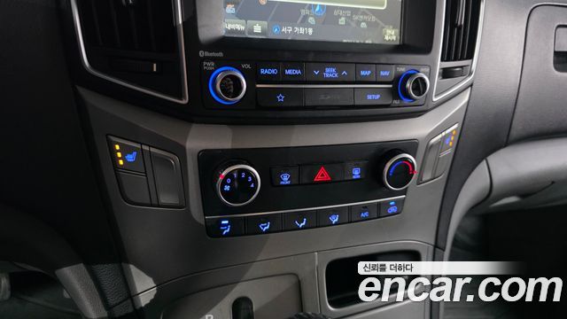 Hyundai Starex 2019 — photo 16