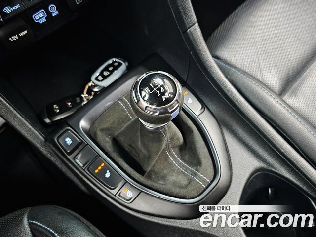 Hyundai Veloster 2019 — photo 9
