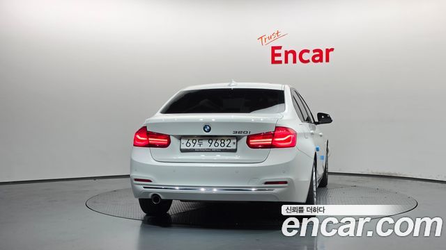 BMW 3-Series 2018 — photo 4