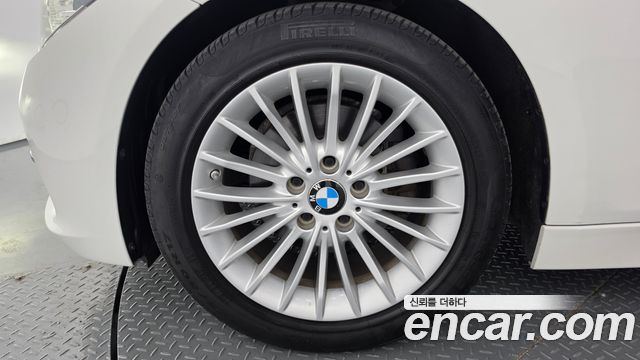 BMW 3-Series 2018 — photo 5