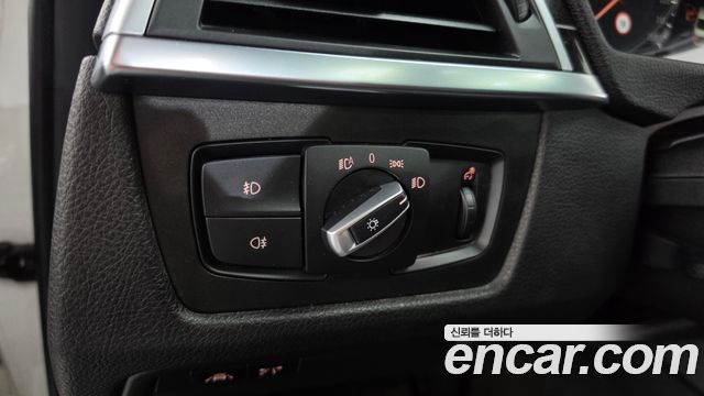 BMW 3-Series 2018 — photo 27