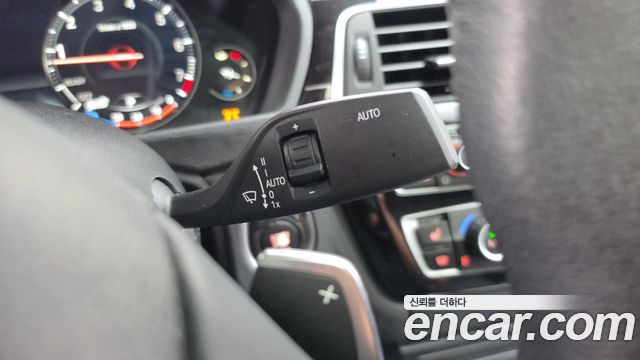 BMW 3-Series 2018 — photo 28