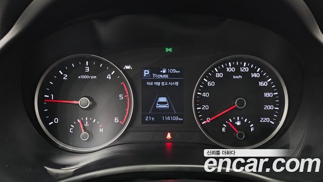 Kia Stonic 2018 — photo 11