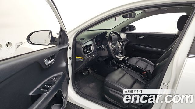 Kia Stonic 2018 — photo 13