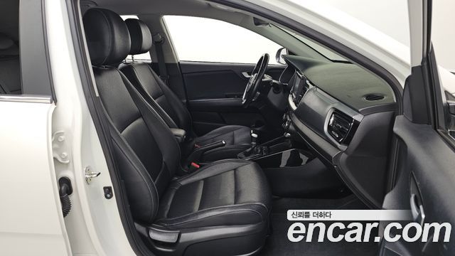 Kia Stonic 2018 — photo 17