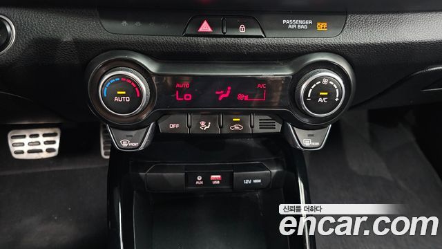 Kia Stonic 2018 — photo 23