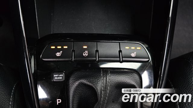 Kia Stonic 2018 — photo 24