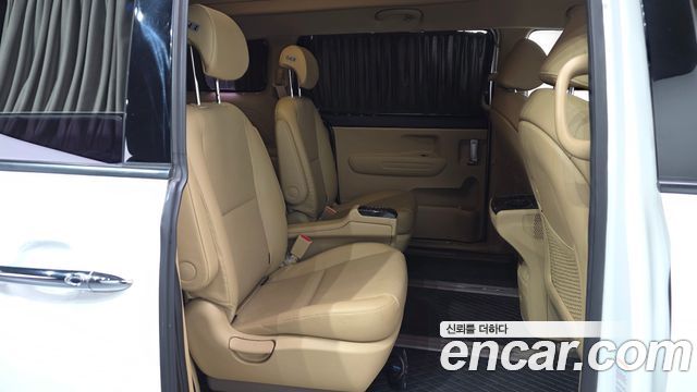 Kia Canival 2019 — photo 17