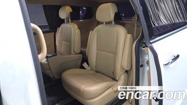 Kia Canival 2019 — photo 18