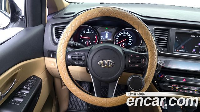 Kia Canival 2019 — photo 21