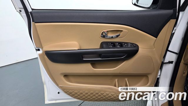 Kia Canival 2019 — photo 15