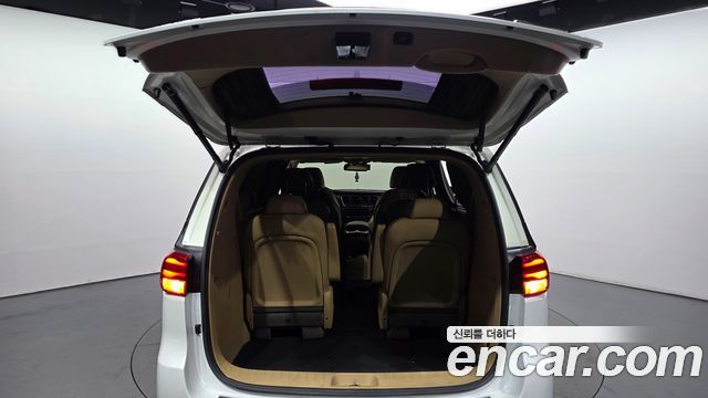 Kia Canival 2019 — photo 28