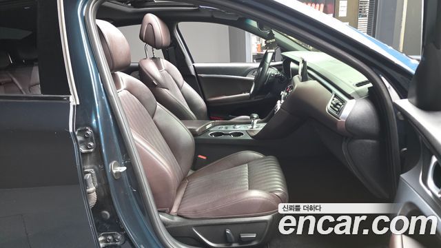 Genesis G70 2021 — photo 17