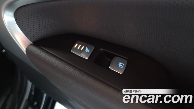 Genesis G70 2021 — photo 27