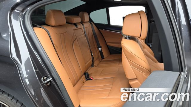 BMW 5-Series 2021 — photo 12
