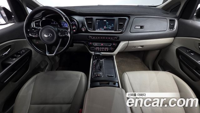 Kia Canival 2017 — photo 7