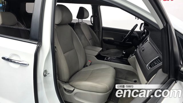 Kia Canival 2017 — photo 11