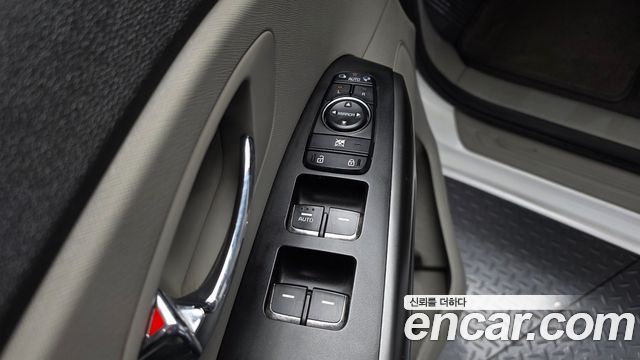 Kia Canival 2017 — photo 18